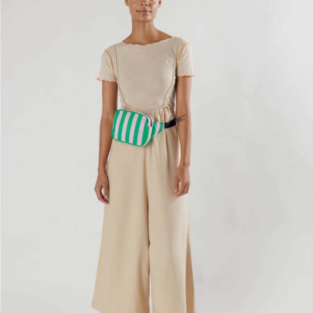 BAGGU: Pink and Green Awning Striped Puffy Fanny💚 - Picture 2 of 5